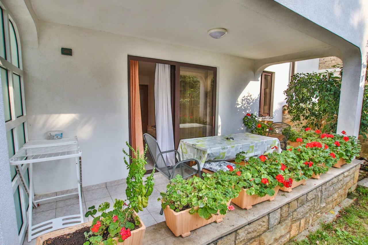 Ferienwohnung Carolina 4 Seasons Poreč Exterior foto